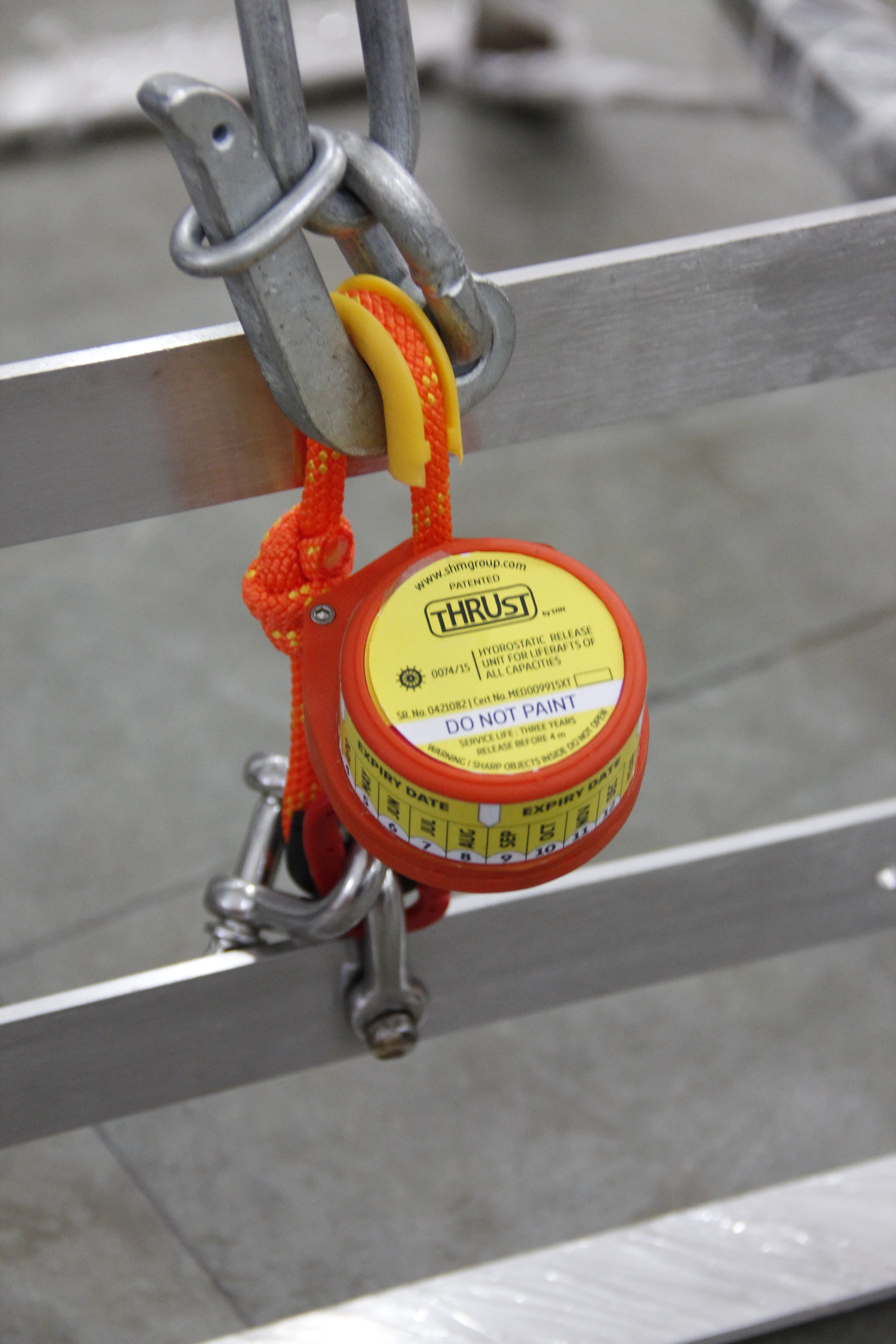 THRUST HYDROSTATIC RELEASE UNIT